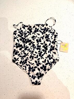 NWT - Kids - Skatie Black & White Floral Girls One Piece Swimsuit - 7/8T